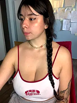 Snapshot of Canneela chatting on October 23, 2025, 12:59 pm Canneela online show from October 23, 2025, 12:59 pm