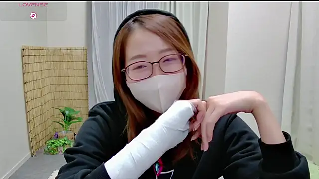 Snapshot of Haruno_sakura_ch chatting on November 18, 2025, 7:44 am Haruno sakura ch online show from November 18, 2025, 7:44 am