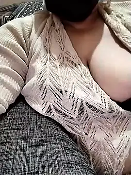 Urban Queen online show from November 25, 2025, 3:12 pm