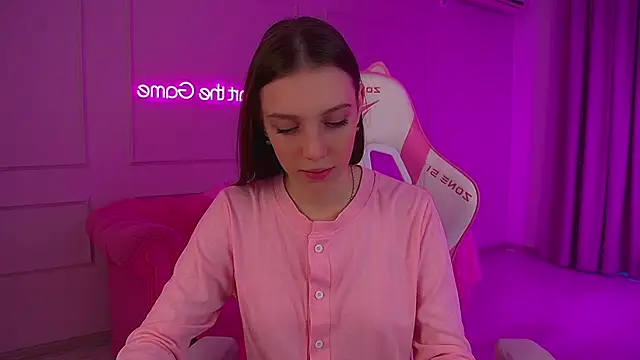 VeronicaVances online show from February 3, 2026, 6:33 am