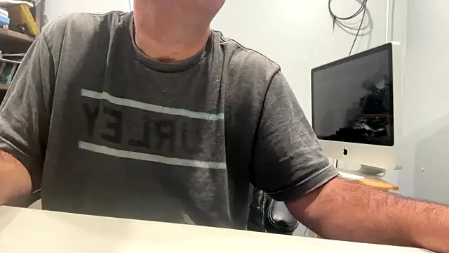 frankyjones8989 online show from October 23, 2025, 4:11 am