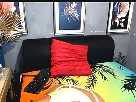 AngelEbony online show from May 13, 2026, 6:04 pm