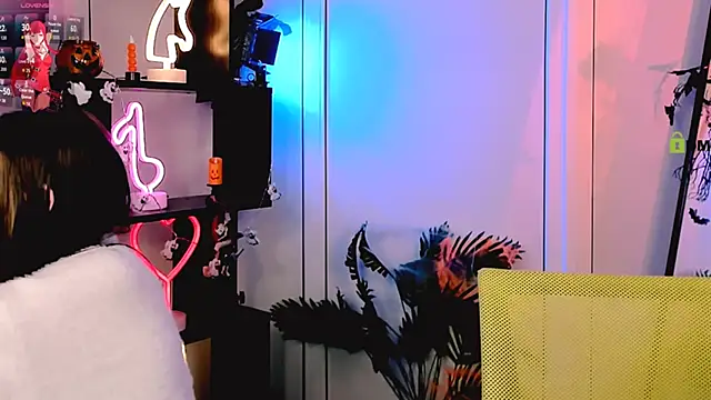 Snapshot of luna_tin chatting on November 2, 2025, 2:16 am luna tin online show from November 2, 2025, 2:16 am