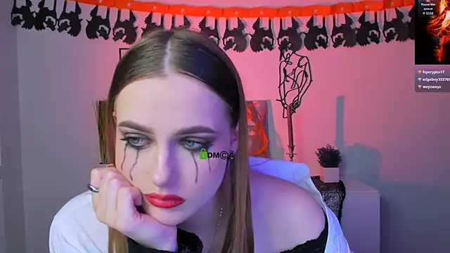 Snapshot of luna_tin chatting on October 31, 2025, 2:19 am luna tin online show from October 31, 2025, 2:19 am