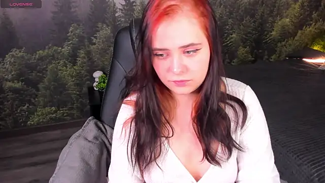 Alis Platt online show from December 3, 2025, 1:06 am