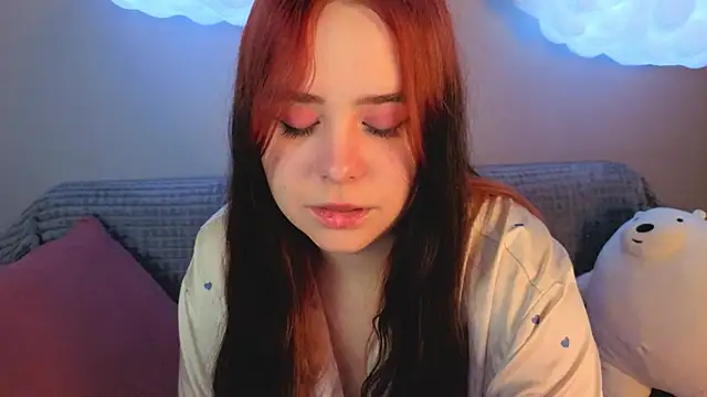 Snapshot of Alis_Platt chatting on May 23, 2026, 2:43 am Alis Platt online show from May 23, 2026, 2:43 am