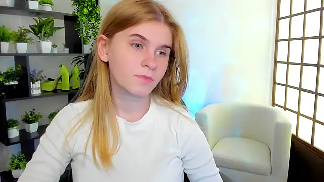 Snapshot of Remilia_gin chatting on September 11, 2025, 8:47 am Remilia gin online show from September 11, 2025, 8:47 am