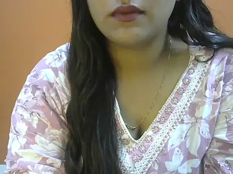 Queenxxx98 online show from December 20, 2025, 6:00 pm