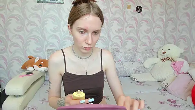 Snapshot of Kelly_Gerzikaa chatting on June 9, 2026, 4:35 am Kelly Gerzikaa online show from June 9, 2026, 4:35 am