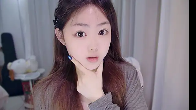 YUANYUAN-A online show from April 9, 2026, 12:22 pm