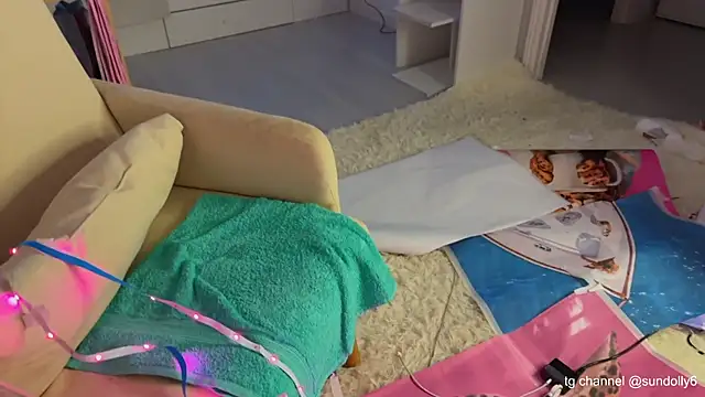 lxsundollyxl online show from December 20, 2025, 4:15 am