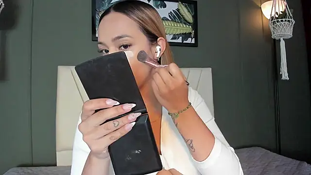 Snapshot of nikolevoshkie_ chatting on April 11, 2026, 12:20 pm nikolevoshkie online show from April 11, 2026, 12:20 pm