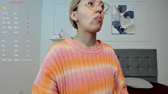 Snapshot of nikolevoshkie_ chatting on February 16, 2026, 7:56 pm nikolevoshkie online show from February 16, 2026, 7:56 pm