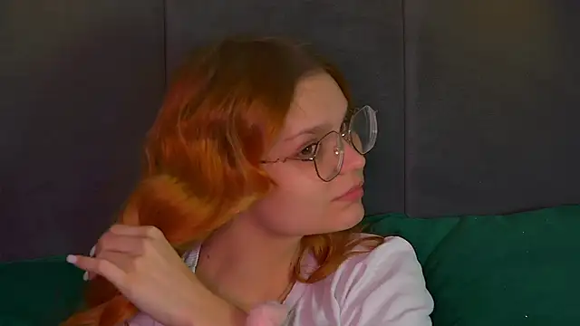 BellaMarebelle online show from October 5, 2025, 4:25 am