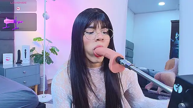 Snapshot of Slenna_Moon chatting on March 20, 2026, 11:50 pm Slenna Moon online show from March 20, 2026, 11:50 pm