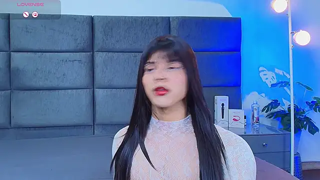 Snapshot of Slenna_Moon chatting on March 13, 2026, 10:26 pm Slenna Moon online show from March 13, 2026, 10:26 pm