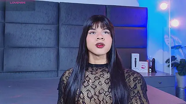 Snapshot of Slenna_Moon chatting on March 1, 2026, 11:05 pm Slenna Moon online show from March 1, 2026, 11:05 pm