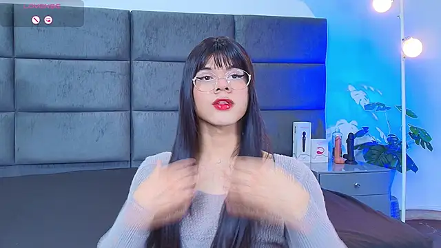 Snapshot of Slenna_Moon chatting on March 23, 2026, 11:04 pm Slenna Moon online show from March 23, 2026, 11:04 pm