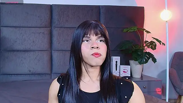 Snapshot of Slenna_Moon chatting on April 13, 2026, 12:36 am Slenna Moon online show from April 13, 2026, 12:36 am