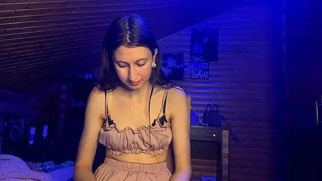 Snapshot of Shyselly chatting on September 24, 2025, 7:42 pm Shyselly online show from September 24, 2025, 7:42 pm