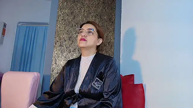 Snapshot of Skylar__Desire chatting on November 11, 2025, 12:44 pm Skylar Desire online show from November 11, 2025, 12:44 pm