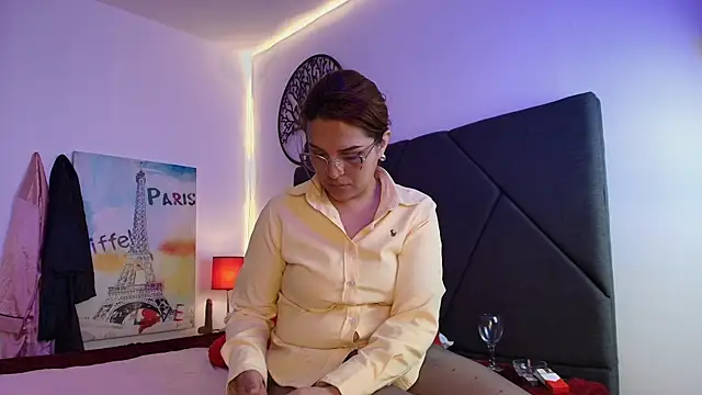 Snapshot of Skylar__Desire chatting on November 6, 2025, 1:15 pm Skylar Desire online show from November 6, 2025, 1:15 pm