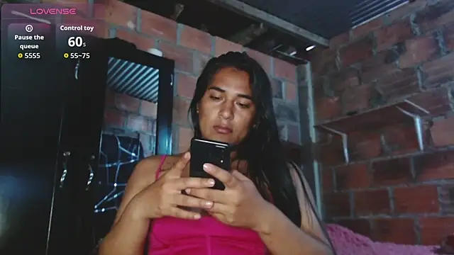  Diviine karoll  online show from September 18, 2025, 5:38 pm