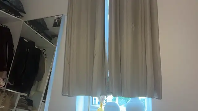 KayleeBella online show from November 22, 2025, 10:36 am