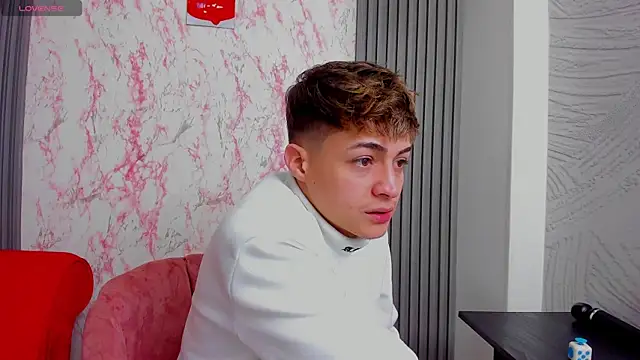 Ari and Storm online show from November 26, 2025, 1:44 pm