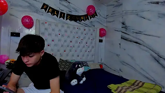 Ari and Storm online show from February 21, 2026, 2:52 pm