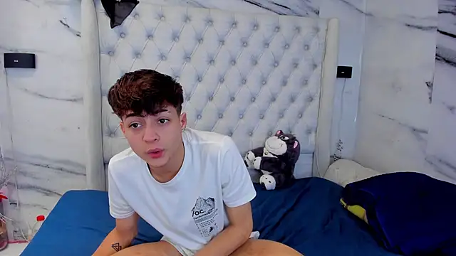 Ari and Storm online show from January 18, 2026, 3:59 pm