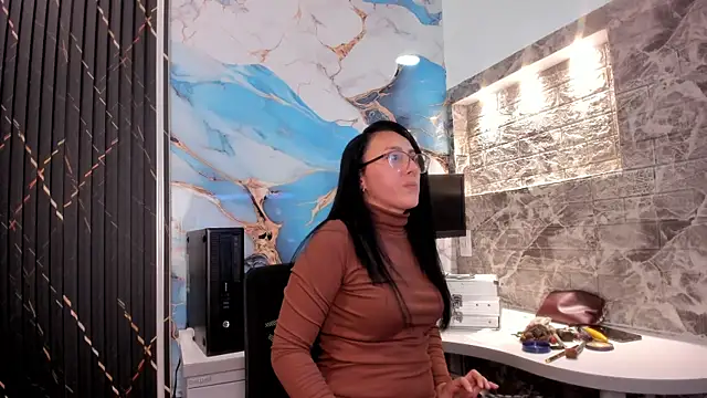 Snapshot of Scarlett_14_ chatting on January 7, 2026, 3:33 am Scarlett 14 online show from January 7, 2026, 3:33 am