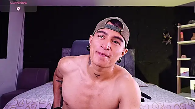 LiamDeep online show from July 14, 2026, 2:05 am
