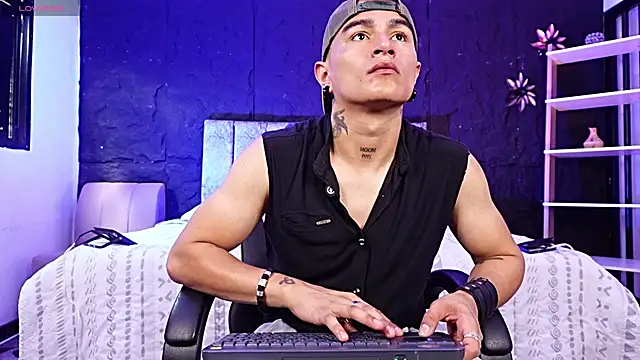 LiamDeep online show from June 24, 2026, 8:17 pm