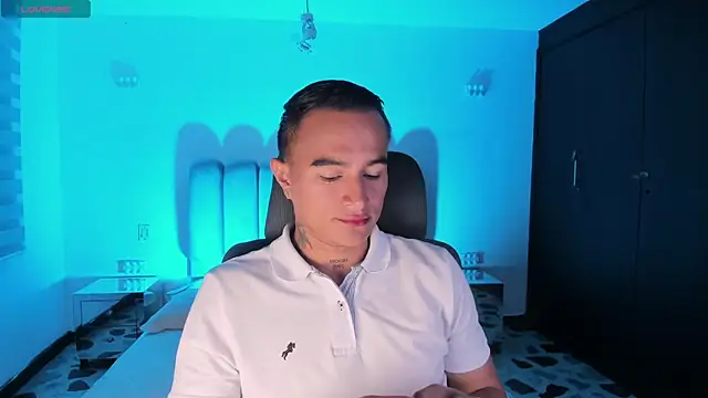 Snapshot of LiamDeep chatting on September 17, 2025, 4:14 am LiamDeep online show from September 17, 2025, 4:14 am