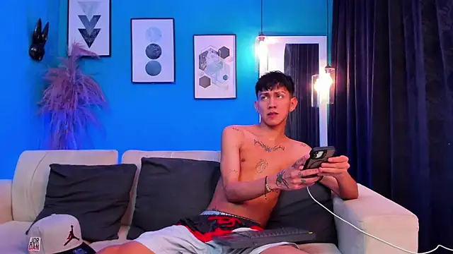 Snapshot of Marcus_and_Tony chatting on March 6, 2026, 3:23 am Marcus and Tony online show from March 6, 2026, 3:23 am