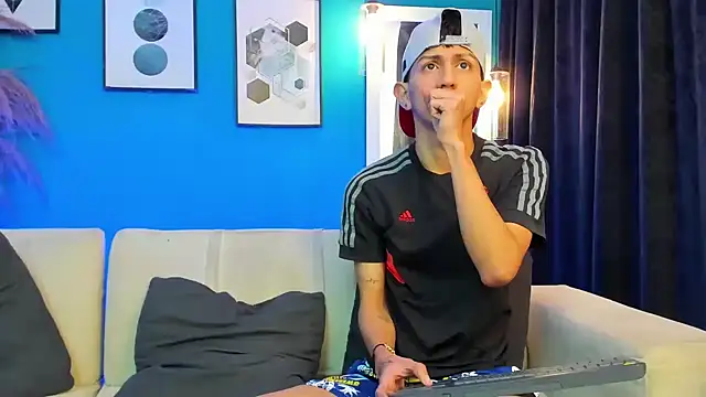 Snapshot of Marcus_and_Tony chatting on March 5, 2026, 3:36 am Marcus and Tony online show from March 5, 2026, 3:36 am