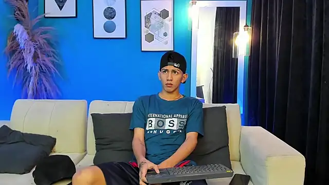 Snapshot of Marcus_and_Tony chatting on February 17, 2026, 3:48 am Marcus and Tony online show from February 17, 2026, 3:48 am