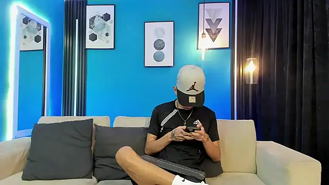 Snapshot of Marcus_and_Tony chatting on March 19, 2026, 3:39 am Marcus and Tony online show from March 19, 2026, 3:39 am