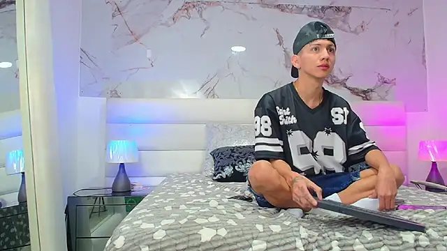 Snapshot of Marcus_and_Tony chatting on March 28, 2026, 8:43 pm Marcus and Tony online show from March 28, 2026, 8:43 pm