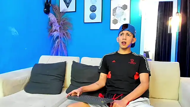 Snapshot of Marcus_and_Tony chatting on February 22, 2026, 3:53 am Marcus and Tony online show from February 22, 2026, 3:53 am