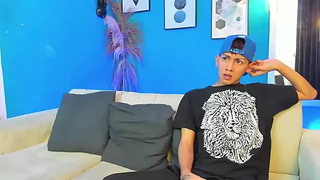 Snapshot of Marcus_and_Tony chatting on February 25, 2026, 3:40 am Marcus and Tony online show from February 25, 2026, 3:40 am