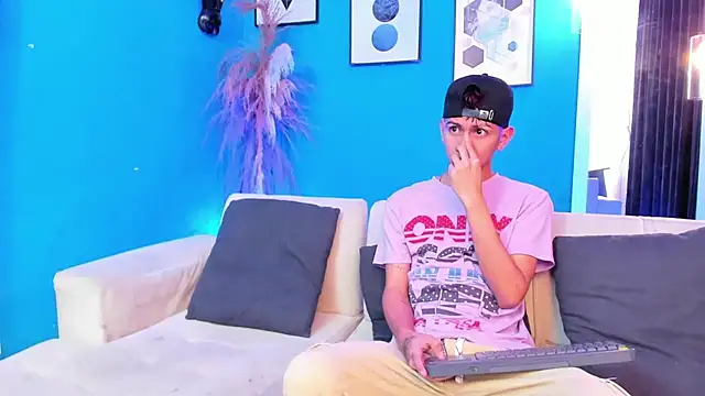 Snapshot of Marcus_and_Tony chatting on February 16, 2026, 3:49 am Marcus and Tony online show from February 16, 2026, 3:49 am