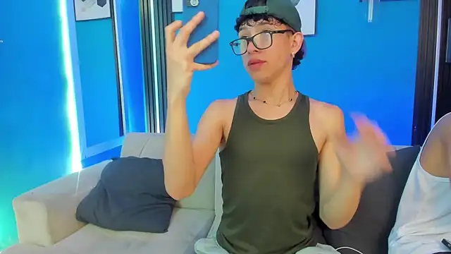 Snapshot of Marcus_and_Tony chatting on March 25, 2026, 3:17 am Marcus and Tony online show from March 25, 2026, 3:17 am