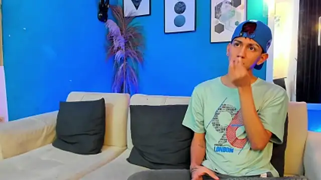 Snapshot of Marcus_and_Tony chatting on February 26, 2026, 4:01 am Marcus and Tony online show from February 26, 2026, 4:01 am