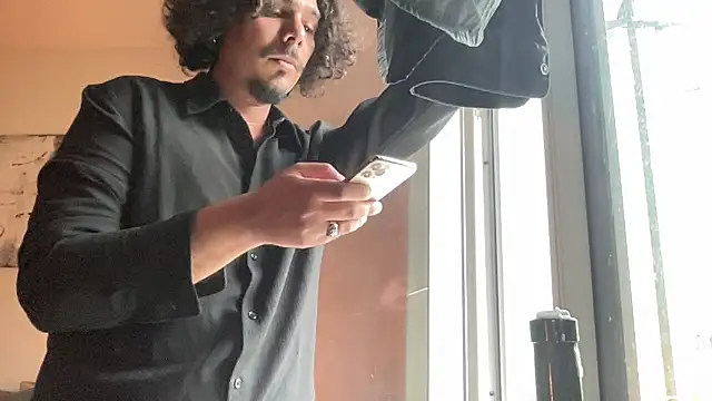 Snapshot of daddyvibes chatting on September 12, 2025, 8:47 am daddyvibes online show from September 12, 2025, 8:47 am