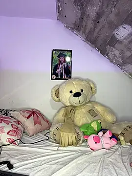 Snapshot of Melody_rouxxx chatting on April 14, 2026, 4:50 am Melody rouxxx online show from April 14, 2026, 4:50 am