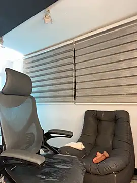 SkyThompson online show from November 10, 2025, 5:23 am