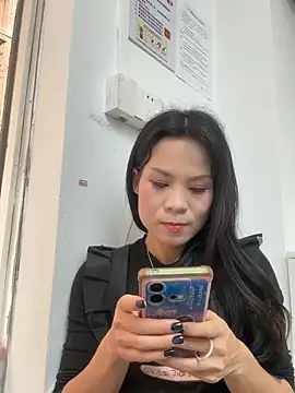 Baby-mmm online show from April 8, 2026, 7:21 am