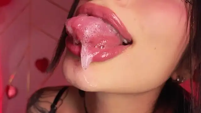 Snapshot of Hollyxx_ chatting on March 1, 2026, 3:39 am Hollyxx online show from March 1, 2026, 3:39 am